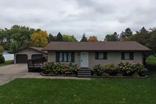 407 W Washington Ave, Mahnomen, MN 56557 - Photo 2
