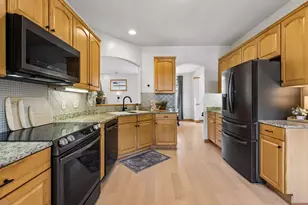 10571 Mississippi Cir N, Brooklyn Park, MN 55443 - Photo 18