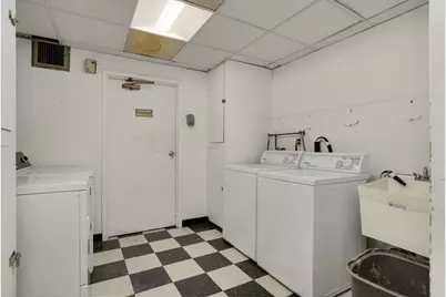 520 Ridgewood Avenue #102, Minneapolis, MN 55403 - Photo 20