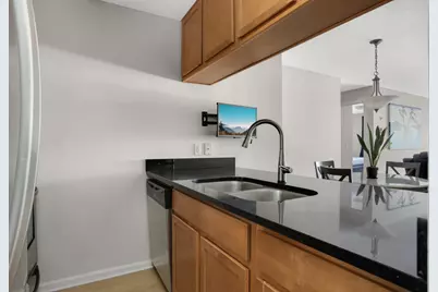 520 Ridgewood Avenue #102, Minneapolis, MN 55403 - Photo 12