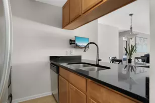 520 Ridgewood Ave, Minneapolis, MN 55403 - Photo 12