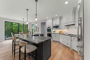 4215 Halsteads Bay Ln, Excelsior, MN 55331 - Photo 6