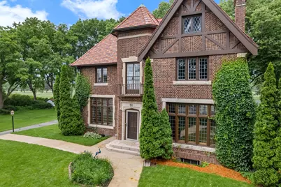 51 W Sarnia Street, Winona, MN 55987 - Photo 2