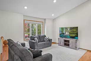 674 Lois Ln, Lino Lakes, MN 55014 - Photo 8