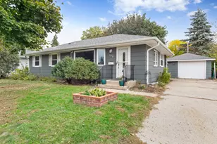 196 E 95th St Cir, Bloomington, MN 55420 - Photo 2
