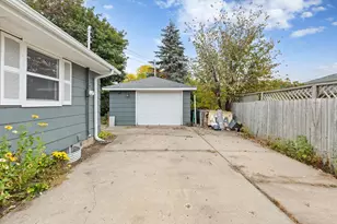 196 E 95th St Cir, Bloomington, MN 55420 - Photo 22