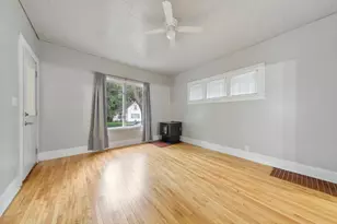 251 N Lincoln St, Lake Crystal, MN 56055 - Photo 12