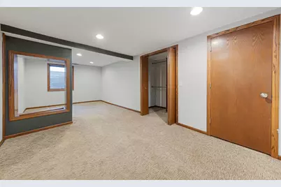 251 N Lincoln Street, Lake Crystal, MN 56055 - Photo 4