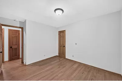 6913 Toledo Avenue N, Brooklyn Center, MN 55429 - Photo 28
