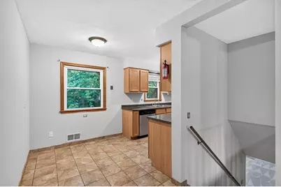 6913 Toledo Avenue N, Brooklyn Center, MN 55429 - Photo 10