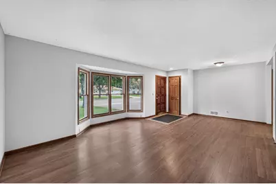 6913 Toledo Avenue N, Brooklyn Center, MN 55429 - Photo 12