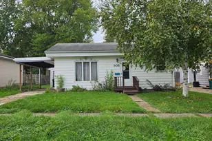 905 Ulstad Ave, Albert Lea, MN 56007 - Photo 1