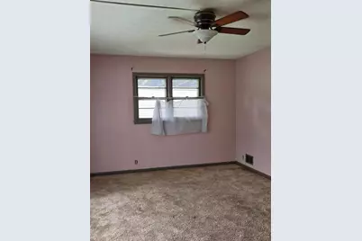 905 Ulstad Avenue, Albert Lea, MN 56007 - Photo 4