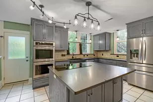 300 Ridgewood Ave, Minneapolis, MN 55403 - Photo 4