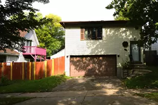 1639 4th St E, Saint Paul, MN 55106 - Photo 1