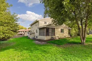 1525 St Croix Cir, Golden Valley, MN 55422 - Photo 46