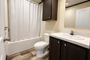 215 N McKay Ave, Alexandria, MN 56308 - Photo 10