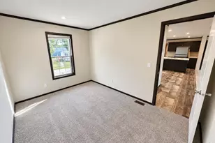 215 N McKay Ave, Alexandria, MN 56308 - Photo 8