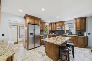 186 Hurley St E, West Saint Paul, MN 55118 - Photo 6