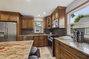 186 Hurley St E, West Saint Paul, MN 55118 - Photo 8