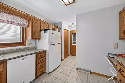 38558 Grand Avenue, North Branch, MN 55056 - Photo 18