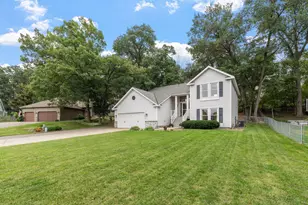 10470 169th St W, Lakeville, MN 55044 - Photo 2