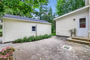 6051 Upper 46th St N, Oakdale, MN 55128 - Photo 2