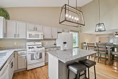 667 35th Street W, Hastings, MN 55033 - Photo 4