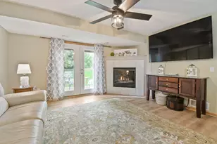 667 35th St W, Hastings, MN 55033 - Photo 8