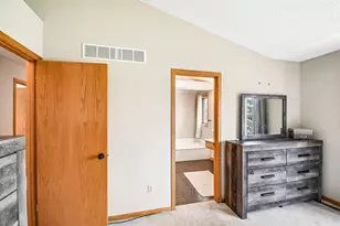 1075 Fallbrook Ln, Woodbury, MN 55125 - Photo 26