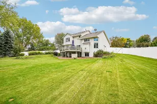 1075 Fallbrook Ln, Woodbury, MN 55125 - Photo 38