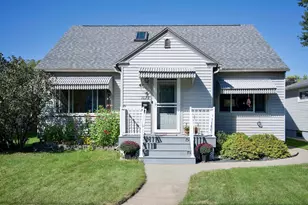 1022 Gilmore Ave, Winona, MN 55987 - Photo 2