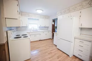 315 W 10th St, Morris, MN 56267 - Photo 16