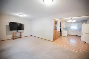 315 W 10th St, Morris, MN 56267 - Photo 26