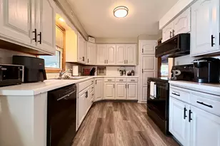 421 Miles Dr, Worthington, MN 56187 - Photo 8