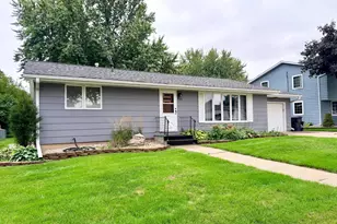 421 Miles Dr, Worthington, MN 56187 - Photo 2