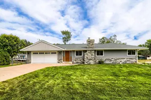 227 Dawn Ave, Shoreview, MN 55126 - Photo 2