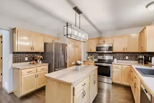 752 Melville Cir, Hastings, MN 55033 - Photo 2