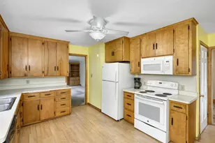 961 California Ave W, Saint Paul, MN 55117 - Photo 6