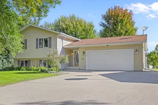 515 Cindy Ln, Owatonna, MN 55060 - Photo 4