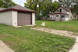 31 Ripley St E, Litchfield, MN 55355 - Photo 4