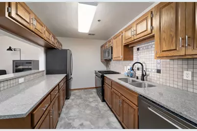 8121 34th Avenue S #308, Bloomington, MN 55425 - Photo 4