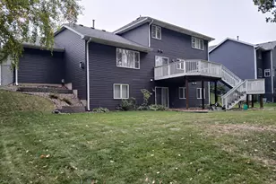 9040 Parkside Dr, Woodbury, MN 55125 - Photo 2