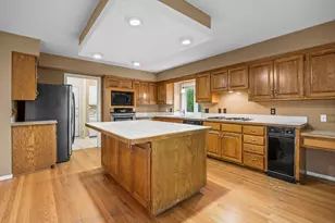 15588 Canyon Ridge, Eden Prairie, MN 55347 - Photo 6