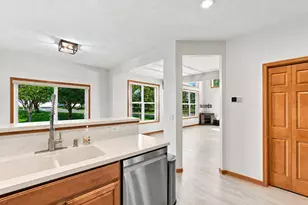 7143 Arthur Dr, Woodbury, MN 55125 - Photo 6