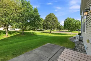 7143 Arthur Dr, Woodbury, MN 55125 - Photo 8