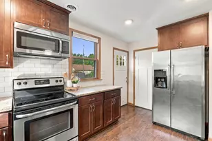 10112 Stevens Ave S, Bloomington, MN 55420 - Photo 6