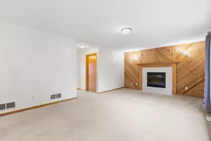 400 Durango Dr, Roberts, WI 54023 - Photo 8