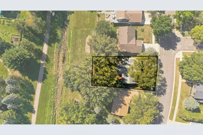 422 Chalet Drive NW, Rochester, MN 55901 - Photo 8