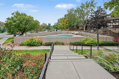 205 Barry Avenue S #207, Wayzata, MN 55391 - Photo 6